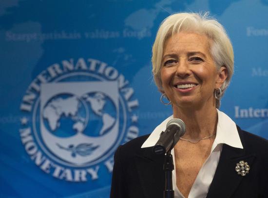新浪美股讯 北京时间11日消息，国际货币基金组织（IMF）总裁拉加德周三表示，诸如数字货币之类的金融科技正在“撼动”银行体系，必须被监管以保持稳定。